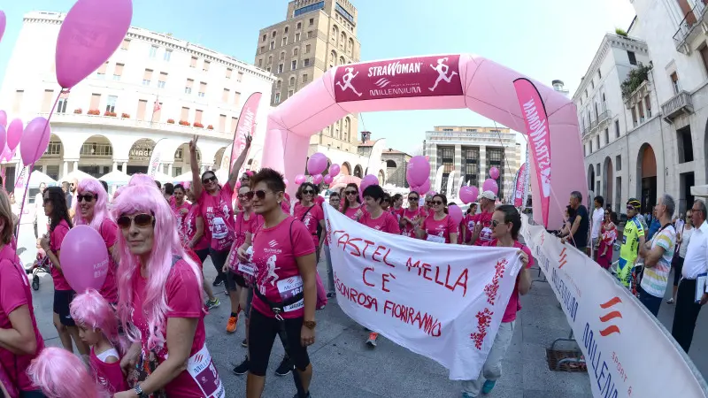 In tremila per la Strawoman