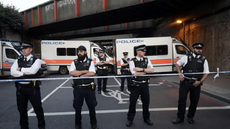 Londra, van sui fedeli all'uscita dalla moschea di Finnsbury Park