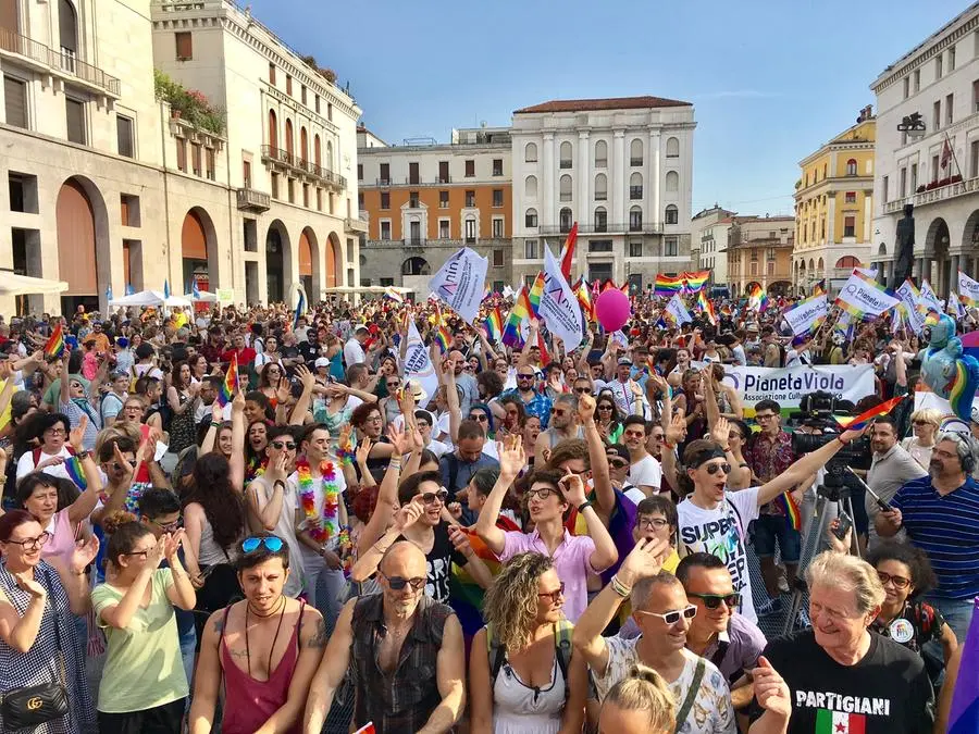 Il corteo del Brescia Pride