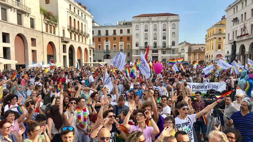 Il corteo del Brescia Pride