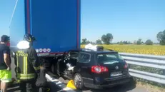 Auto sotto un Tir, paura in A21