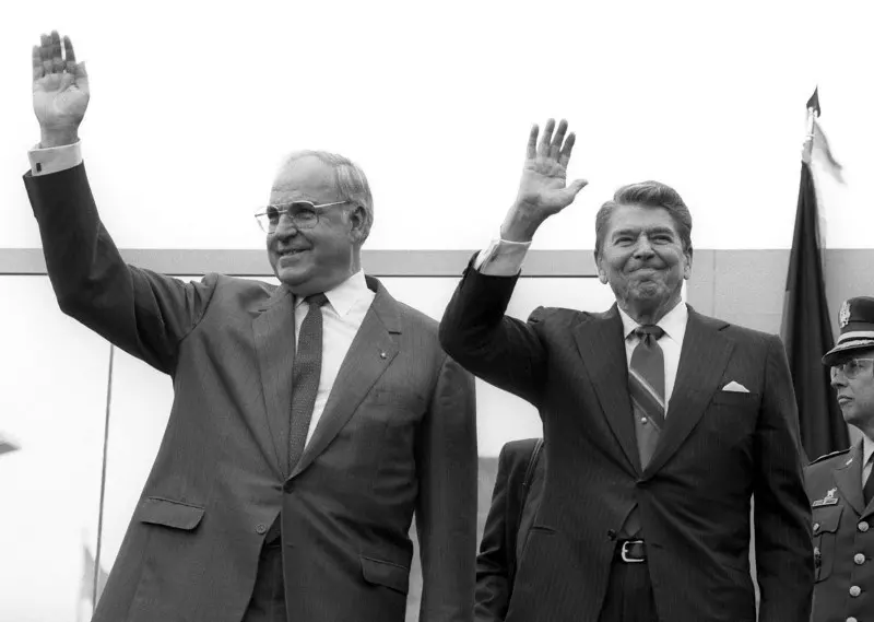 Addio ad Helmut Kohl, riunificò la Germania