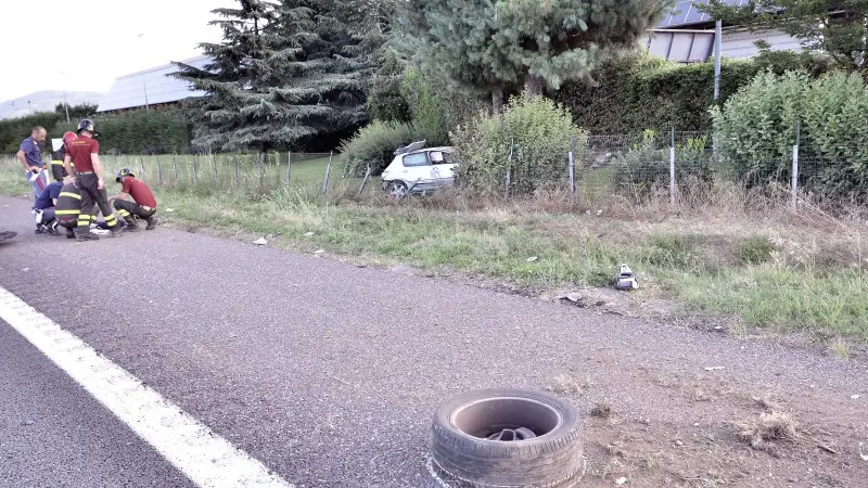 Uscita di strada fatale in A4, muore un 43enne