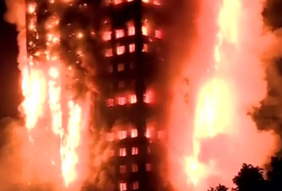 Alcune immagini dell'incendio di Londra (Foto BBC)