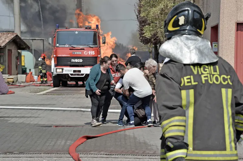Maxi incendio a Montichiari