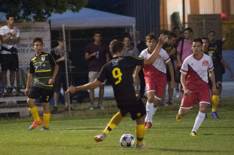 Quinta serata sotto l'acqua al torneo di Porzano