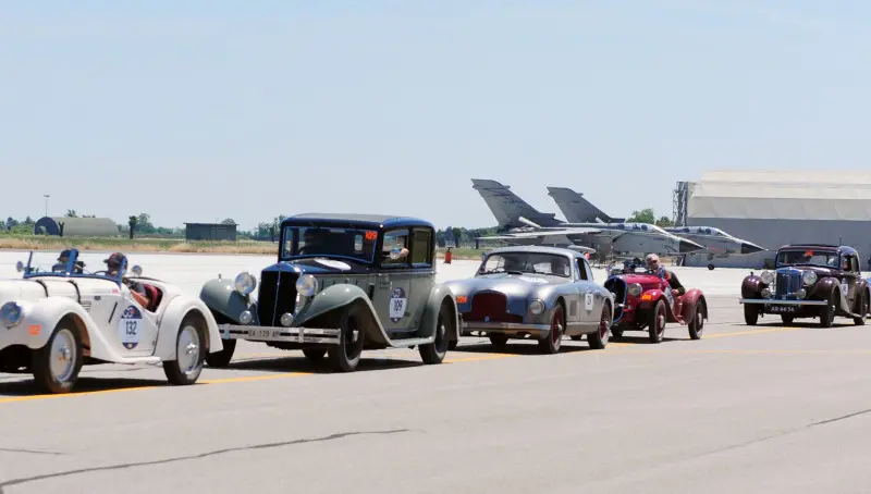 La Mille Miglia all'aerobase di Ghedi