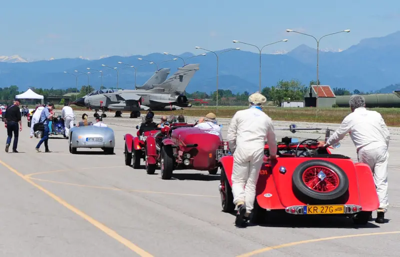 La Mille Miglia all'aerobase di Ghedi