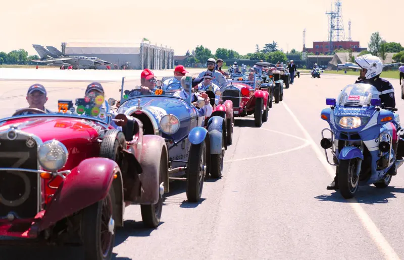 La Mille Miglia all'aerobase di Ghedi