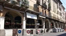 Calcinacci si staccano e cadono in strada