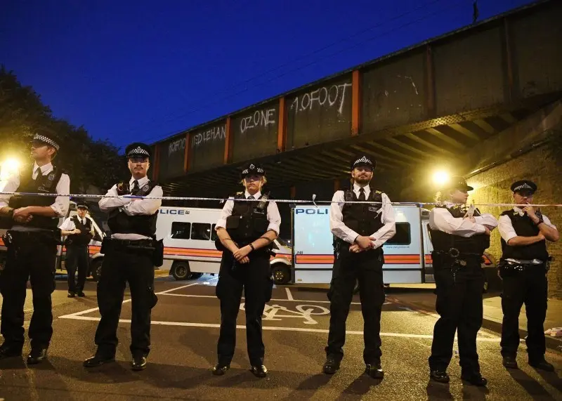 Londra, van sui fedeli all'uscita dalla moschea di Finnsbury Park