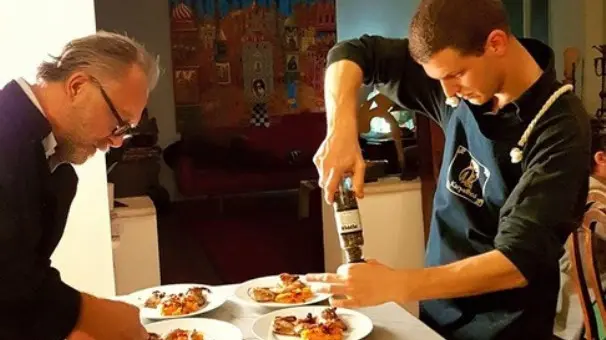 Padre e figlio al lavoro