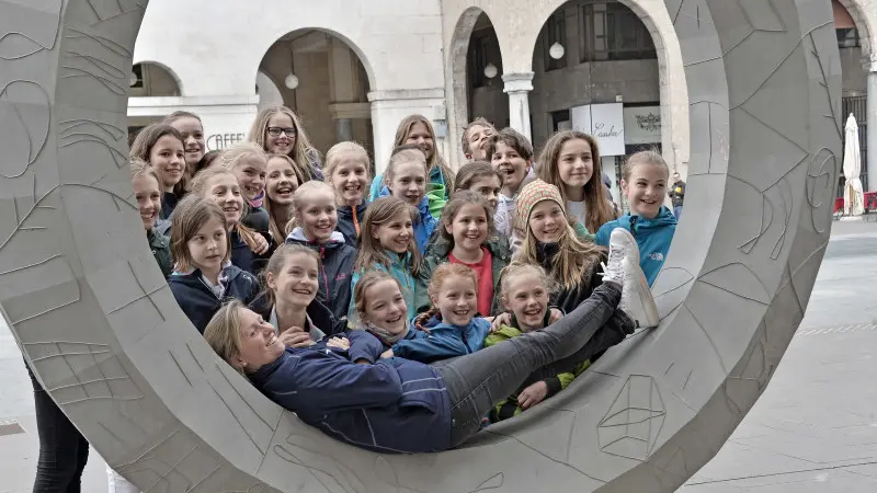 Le opere di Mimmo Paladino in piazza Vittoria