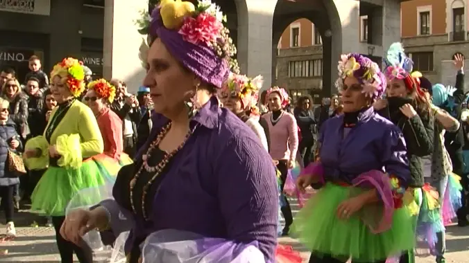 Il carnevale brasiliano in piazza Vittoria