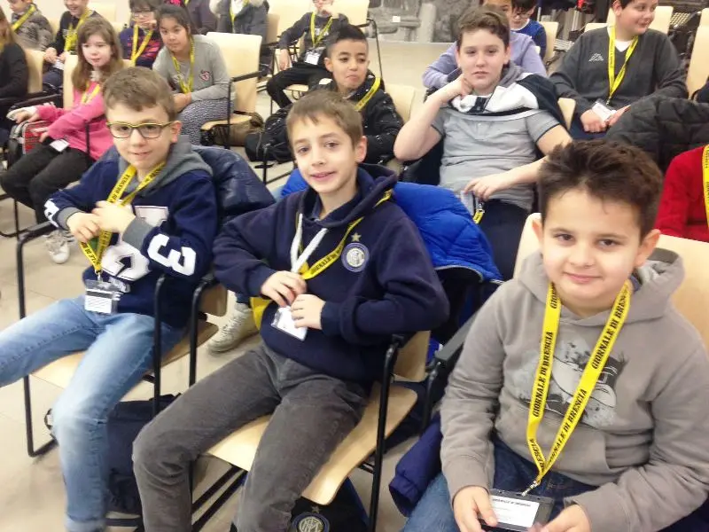 Gli alunni delle classi 5^ A e B della scuola Primaria Manzoni di Bedizzole