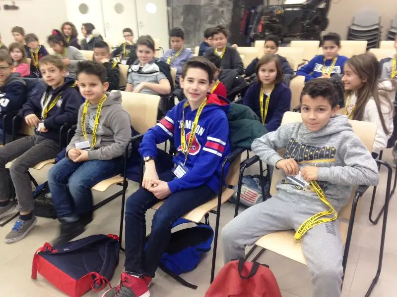 Gli alunni delle classi 5^ A e B della scuola Primaria Manzoni di Bedizzole