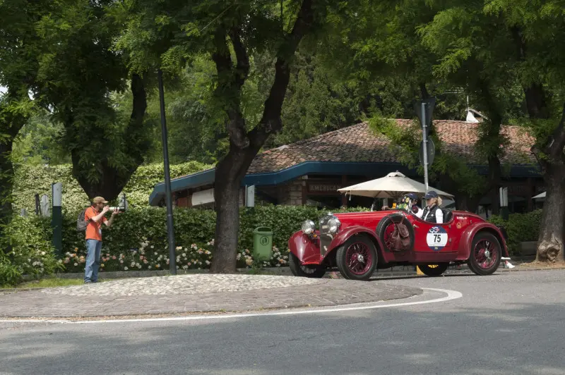 Mille Miglia: il passaggio delle auto in Castello