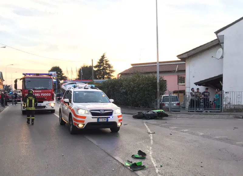 Tragico schianto a Pompiano, muore un motociclista