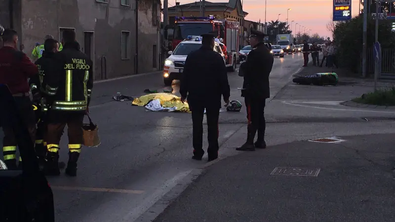 Tragico schianto a Pompiano, muore un motociclista