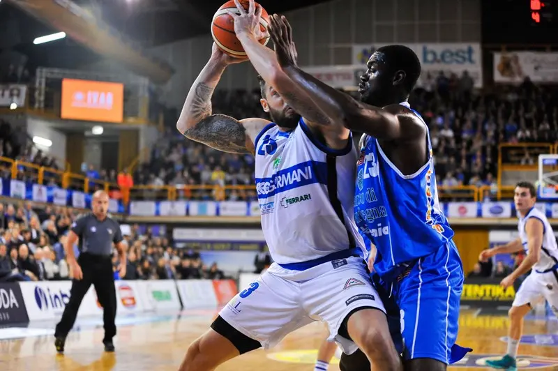 Germani Basket Brescia - Dinamo Sassari  56 - 48