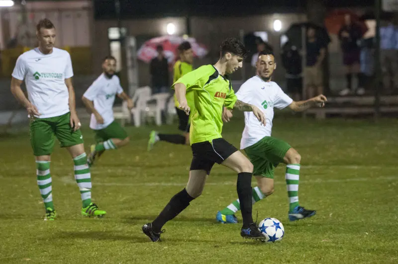 Quinta serata sotto l'acqua al torneo di Porzano