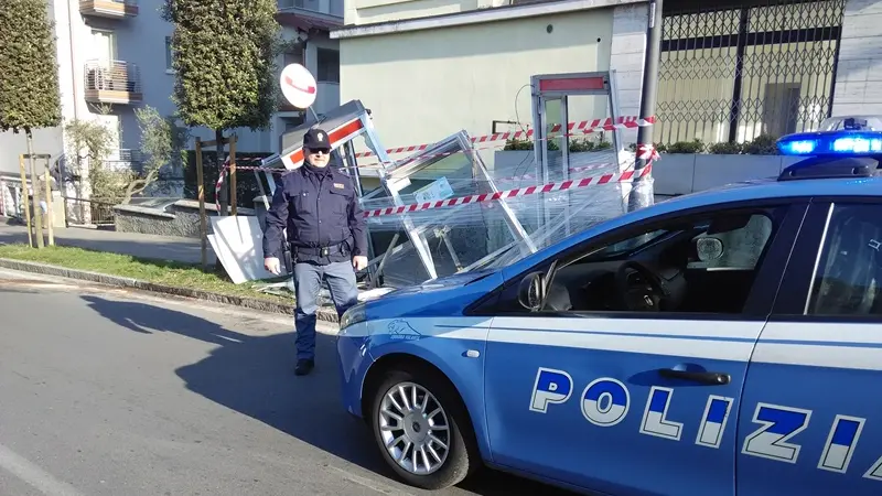 La cabina distrutta a Desenzano