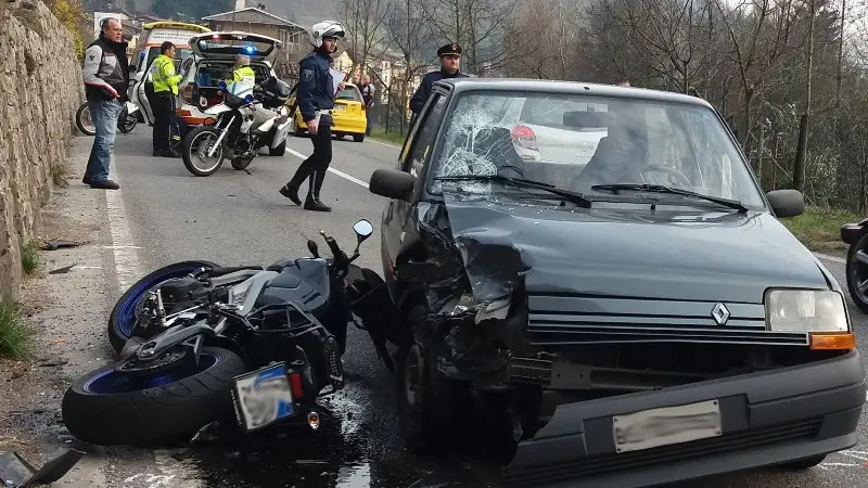 Barghe, grave incidente sulla ex Ss 237