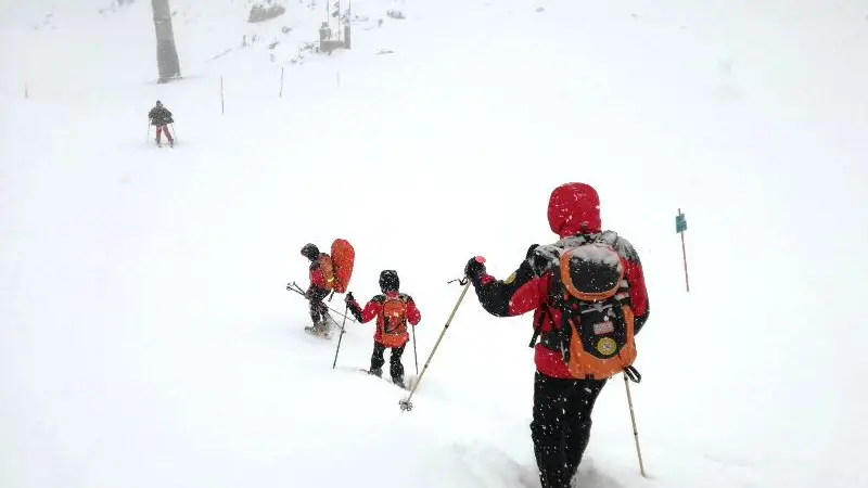 Soccorso in grotta via neve, formazione in quota
