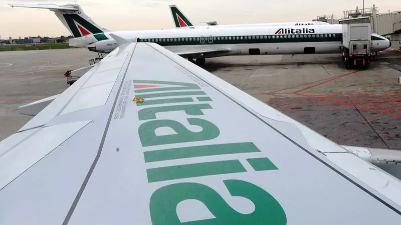 Un aereo di Alitalia - Foto Ansa © www.giornaledibrescia.it