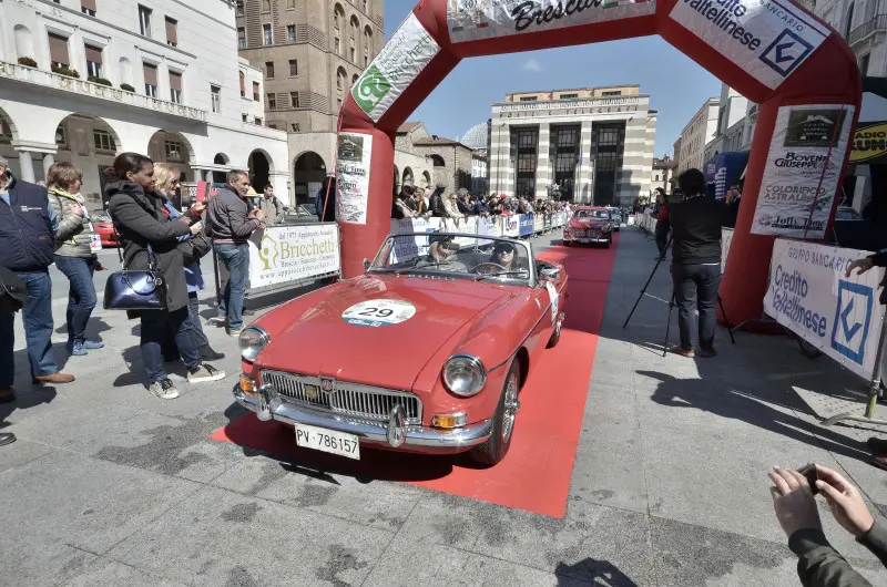 La partenza della 500miglia Touring