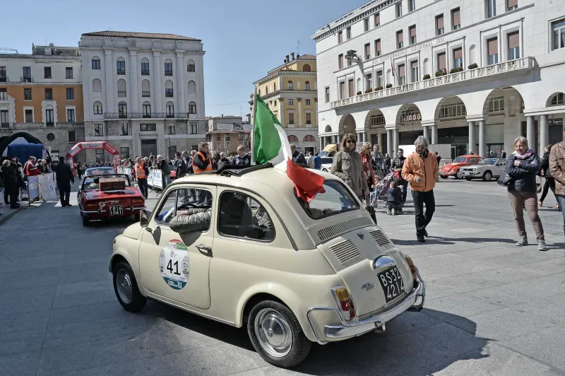 La partenza della 500miglia Touring