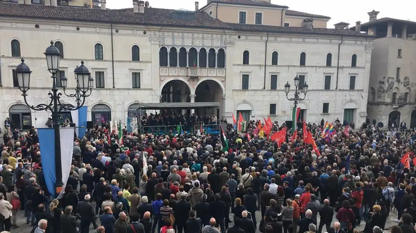 25 aprile in Piazza Loggia