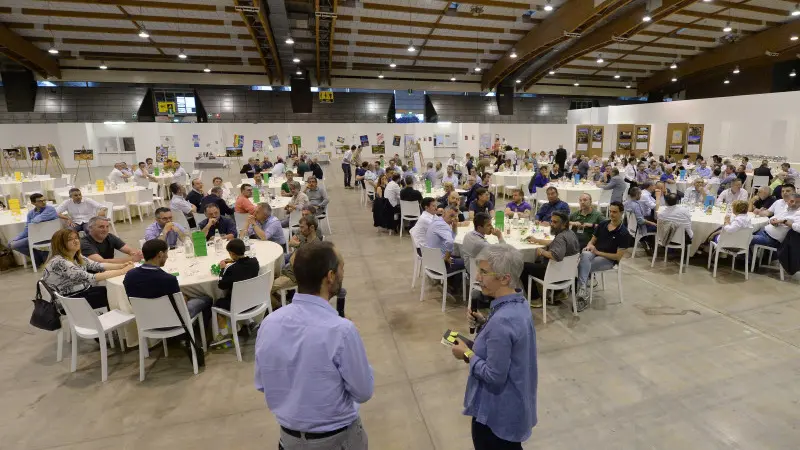 Brixia Forum apparecchiata per la cena Caritas