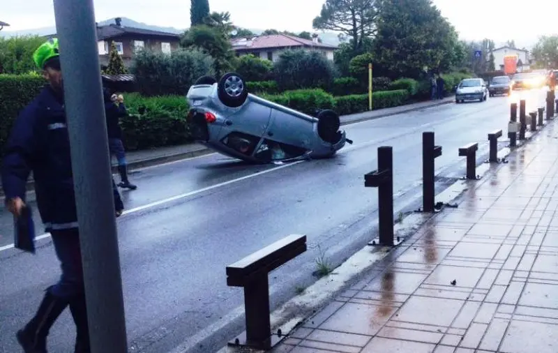 L'incidente nelle immagini inviate da un lettore