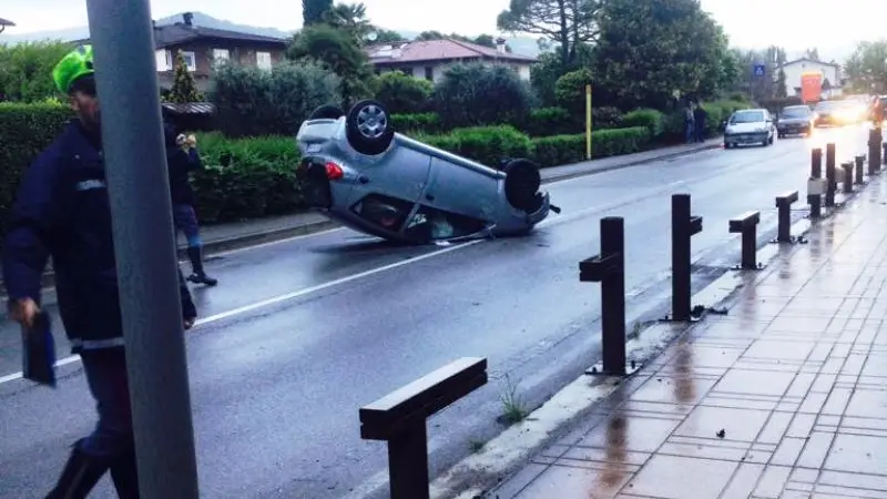 L'incidente nelle immagini inviate da un lettore