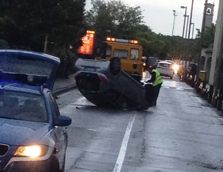 L'incidente nelle immagini inviate da un lettore