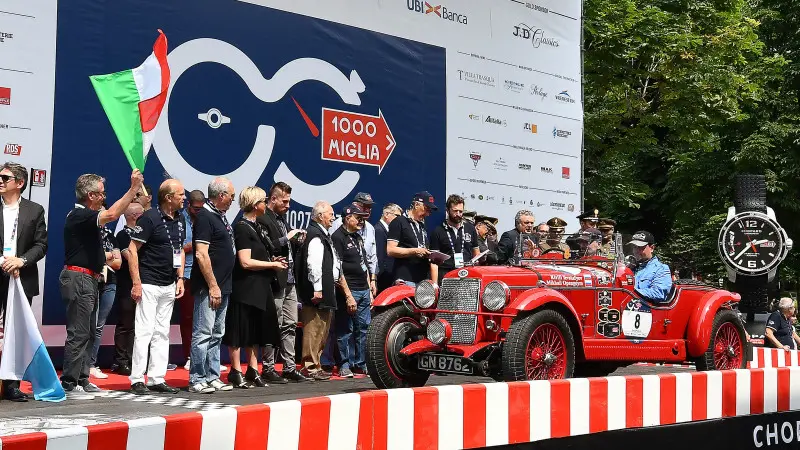 Il via alla Mille Miglia in viale Venezia