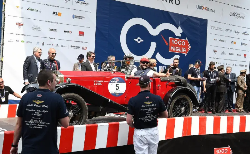 Il via alla Mille Miglia in viale Venezia