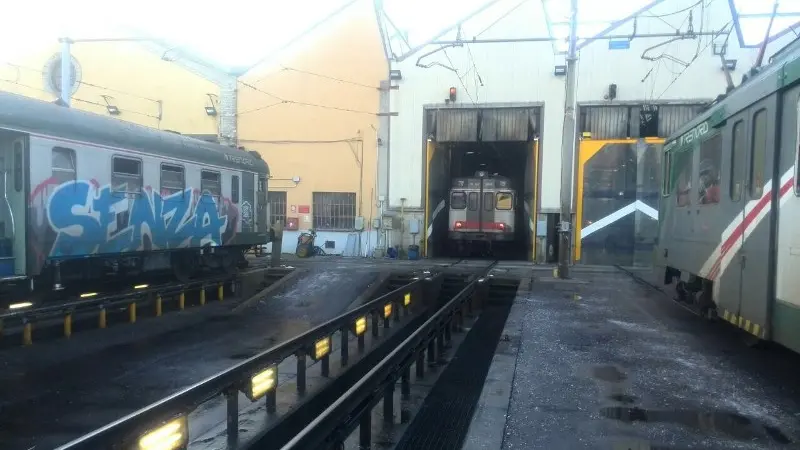 Le vecchie littorine diesel nel deposito di Cremona