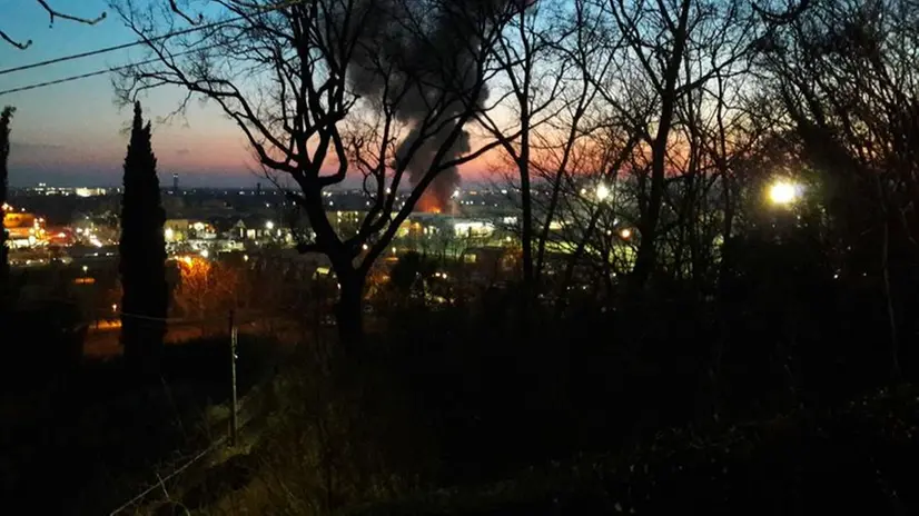 L'incendio in via Vallecamonica