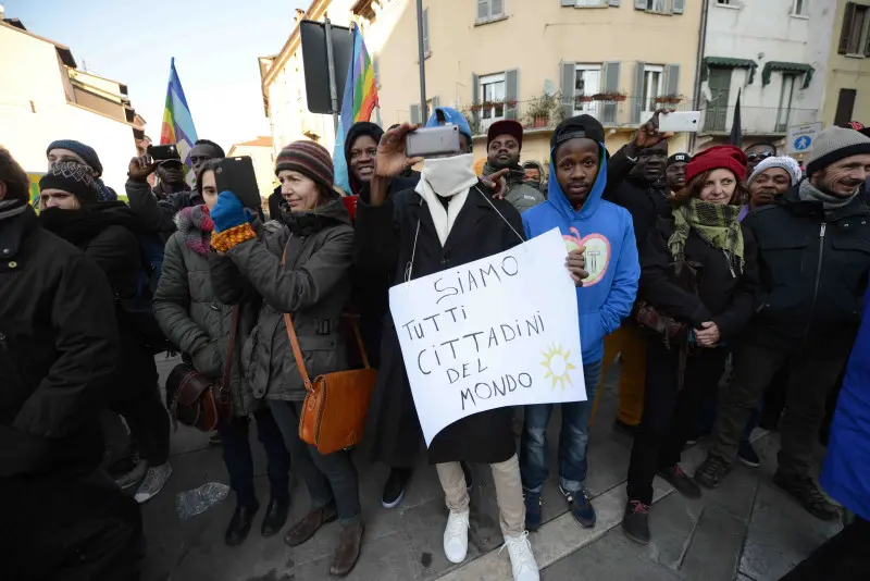 La marcia per l'accoglienza in città