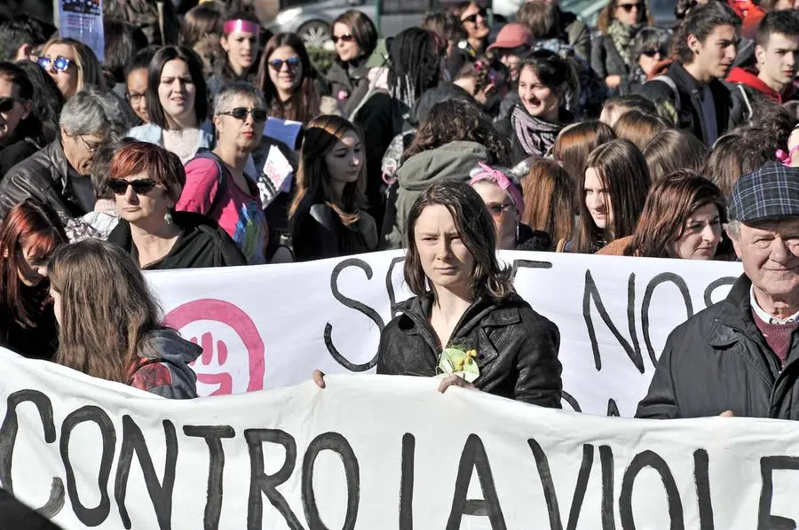 Orro marzo: la manifestazione lungo le vie della città