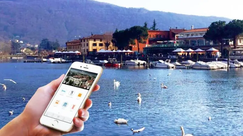 L'app iTown adottata da Paratico consente anche di inoltrare al Comune segnalazioni - © www.giornaledibrescia.it