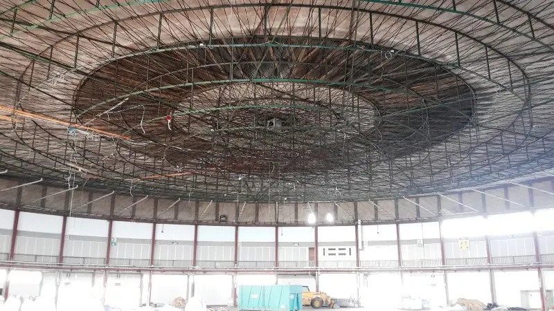 La copertura dell'Eib riaffiora nel cantiere del palazzetto