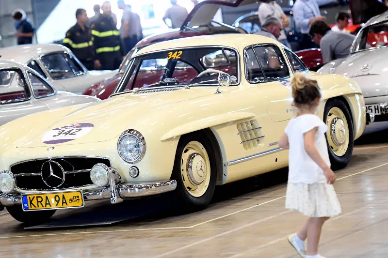 Mille Miglia, le verifiche tecniche al Brixia Forum