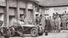 Mille Miglia, una delle foto storiche custodite dalla Fondazione Negri e ora in mostra al Museo della Fotografia - © www.giornaledibrescia.it