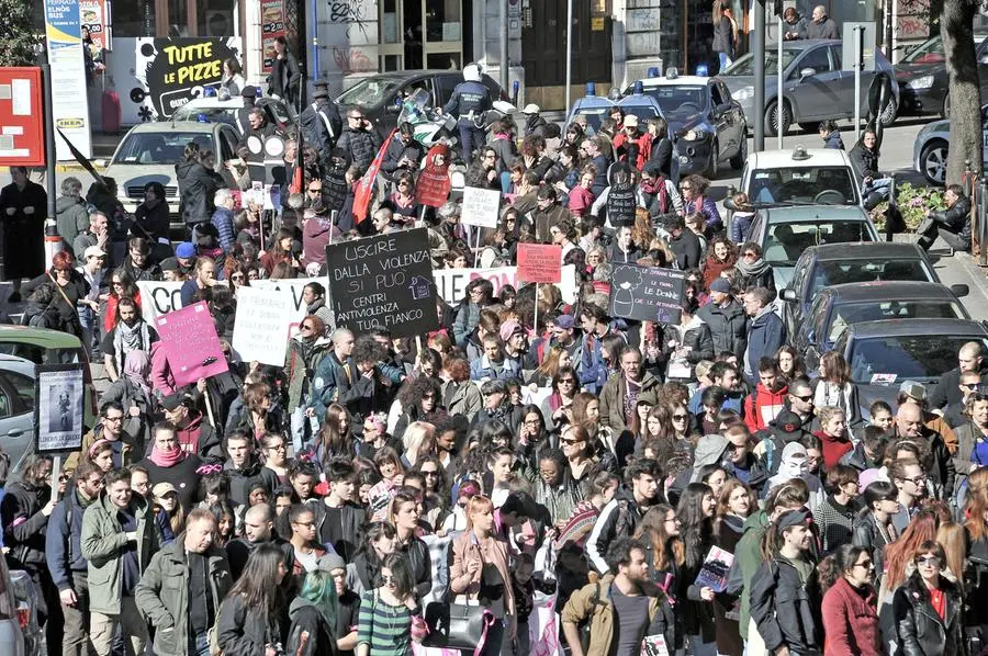 Orro marzo: la manifestazione lungo le vie della città