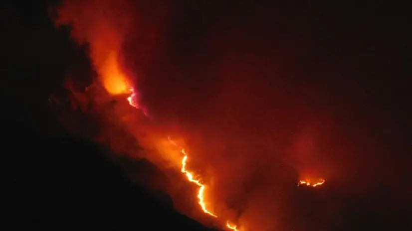Incendio a Caregno