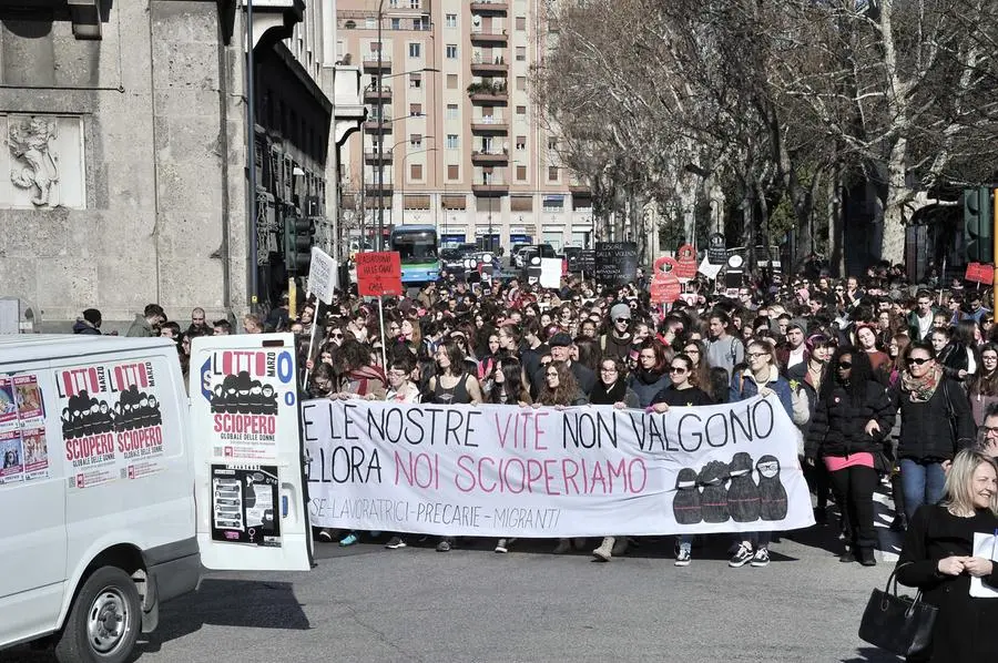 Orro marzo: la manifestazione lungo le vie della città