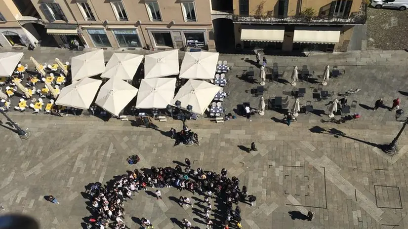 Piazza Loggia e la città dall'alto